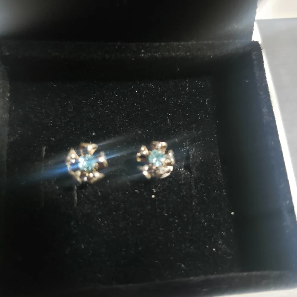 Vintage Earings - Picture 3 of 4